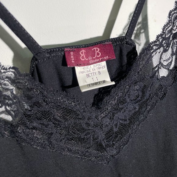 Born to be... | BLACK LACE V-NECK TANK - Picture 2 of 2